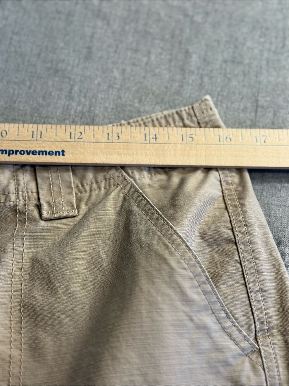 Cabela's Women's Khaki Cargo Utility Hiking Shorts Size 10 Cotton Tencel Blend - Picture 7 of 10